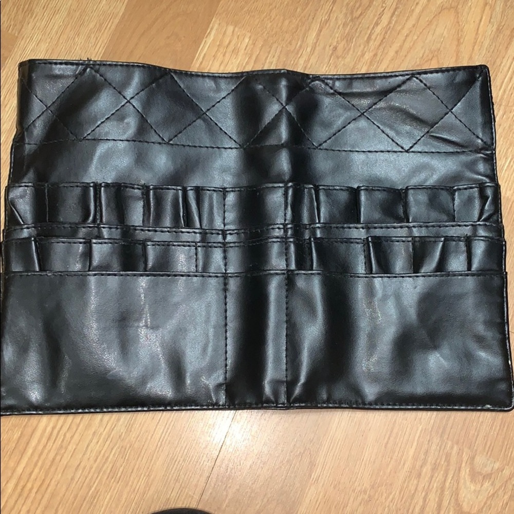 Makeup brush belt